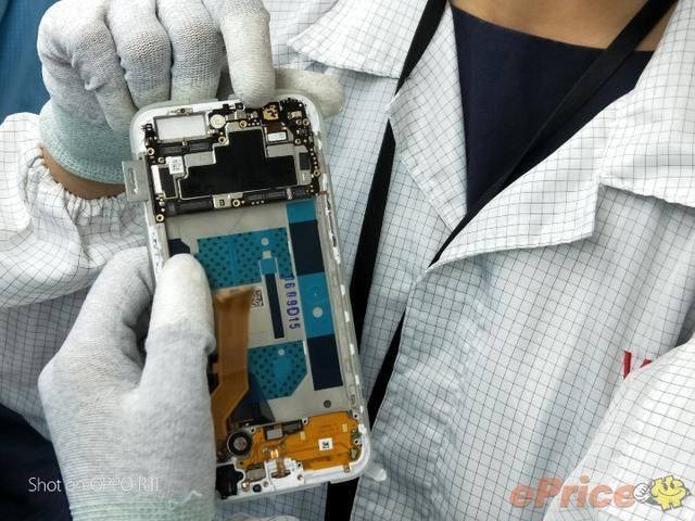 外观设计与精细做工的体现 OPPO R11手机配件值不值得买？